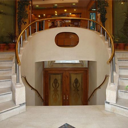 Hotel Singh International Дели Экстерьер фото