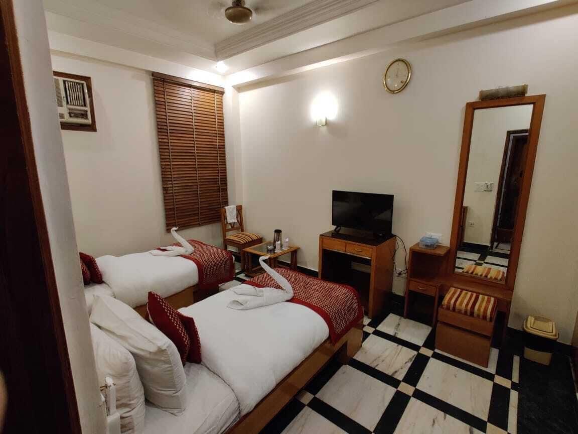 Hotel Singh International Дели Экстерьер фото