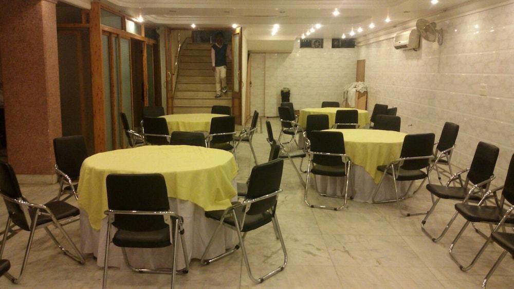 Hotel Singh International Дели Экстерьер фото