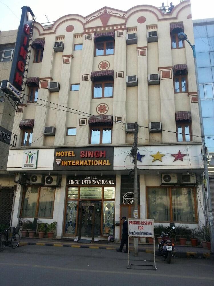 Hotel Singh International Дели Экстерьер фото
