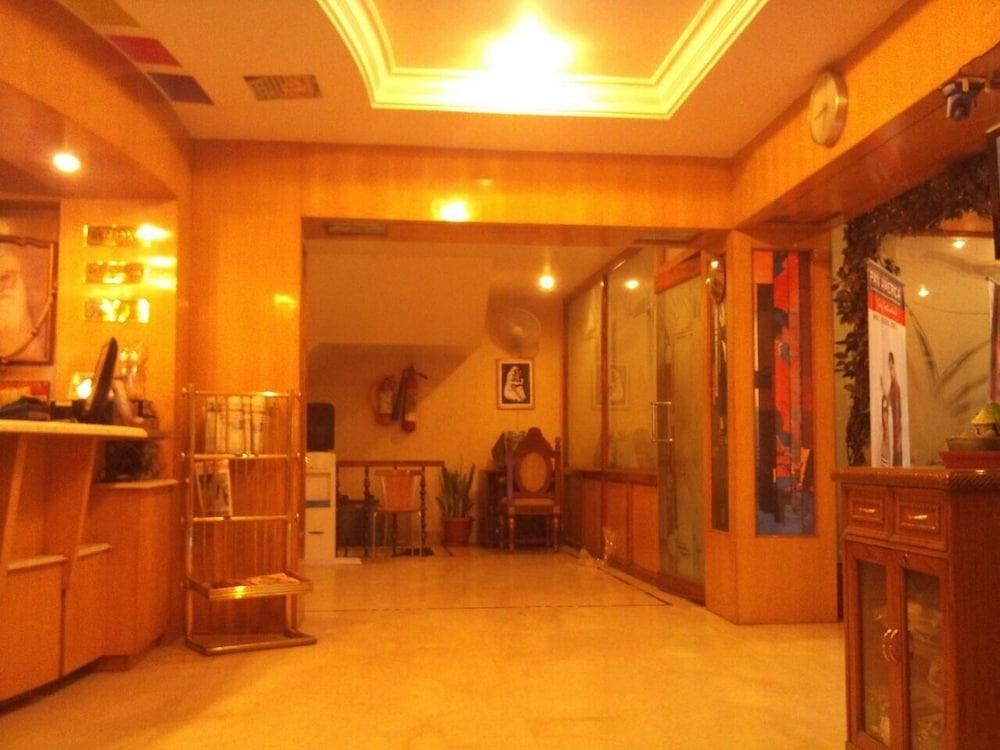 Hotel Singh International Дели Экстерьер фото