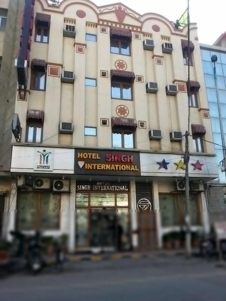 Hotel Singh International Дели Экстерьер фото