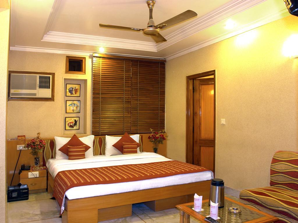 Hotel Singh International Дели Экстерьер фото