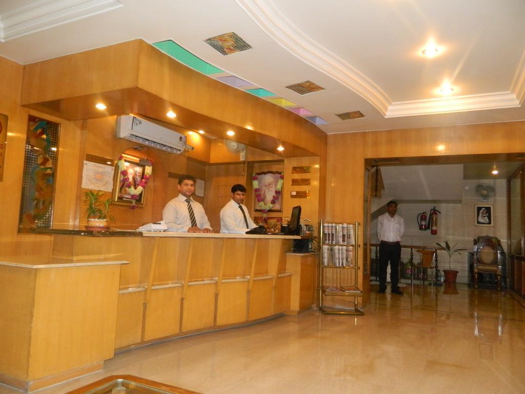 Hotel Singh International Дели Экстерьер фото