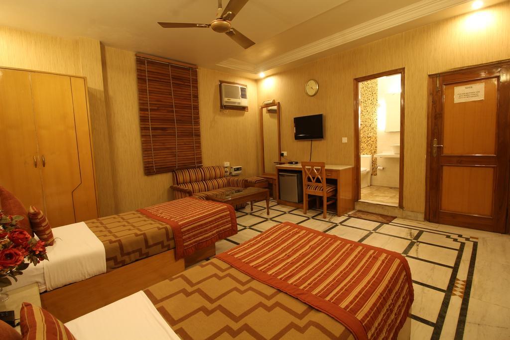Hotel Singh International Дели Экстерьер фото