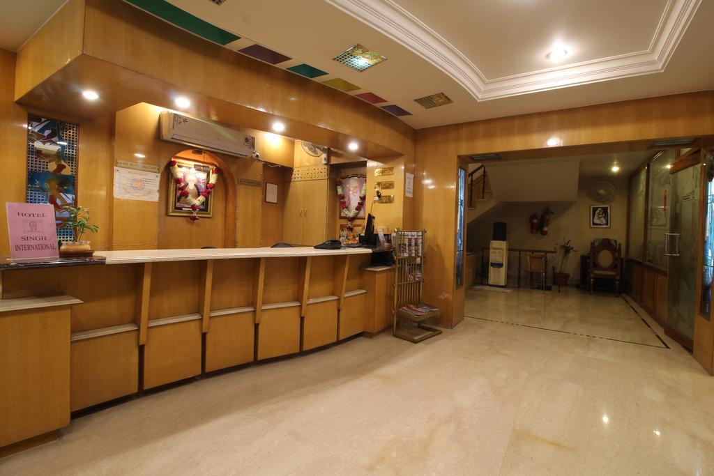 Hotel Singh International Дели Экстерьер фото
