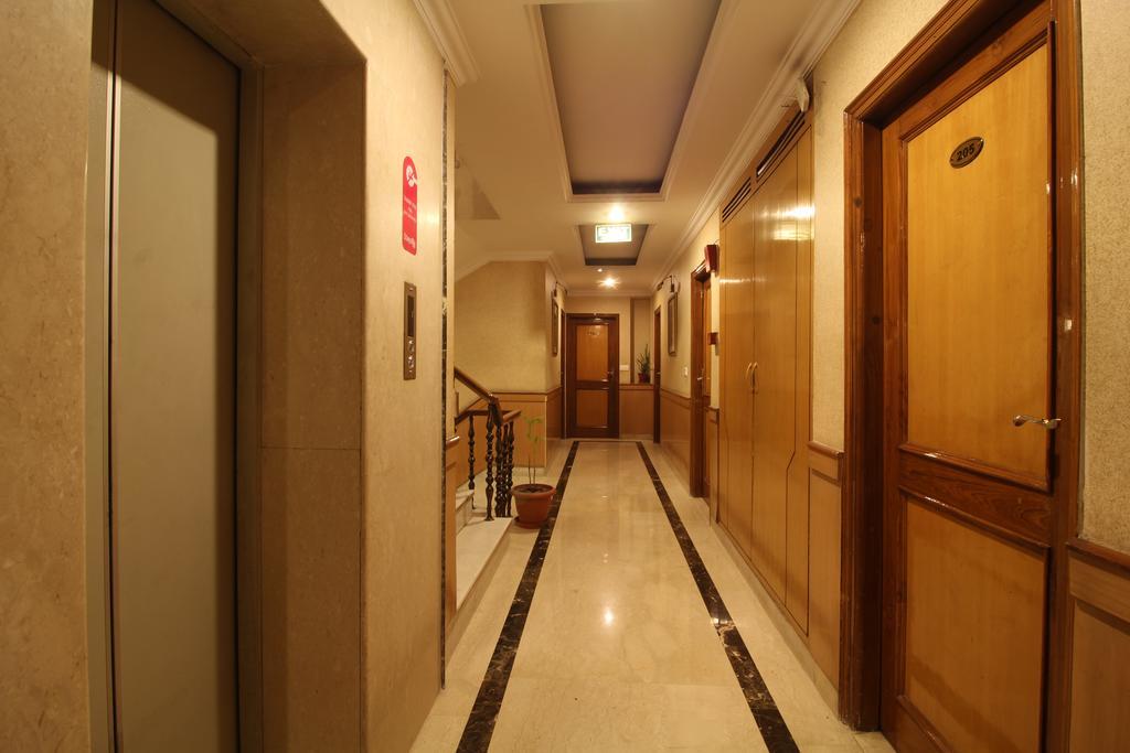 Hotel Singh International Дели Экстерьер фото