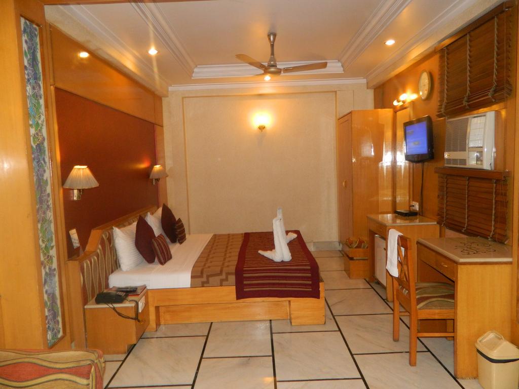 Hotel Singh International Дели Экстерьер фото