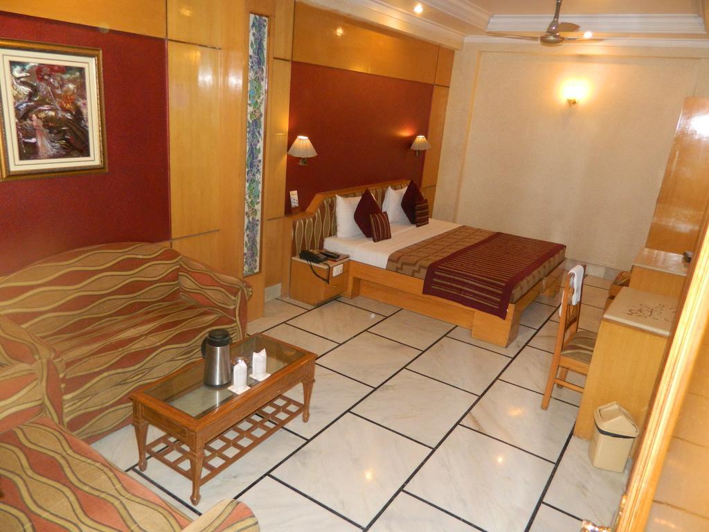 Hotel Singh International Дели Экстерьер фото
