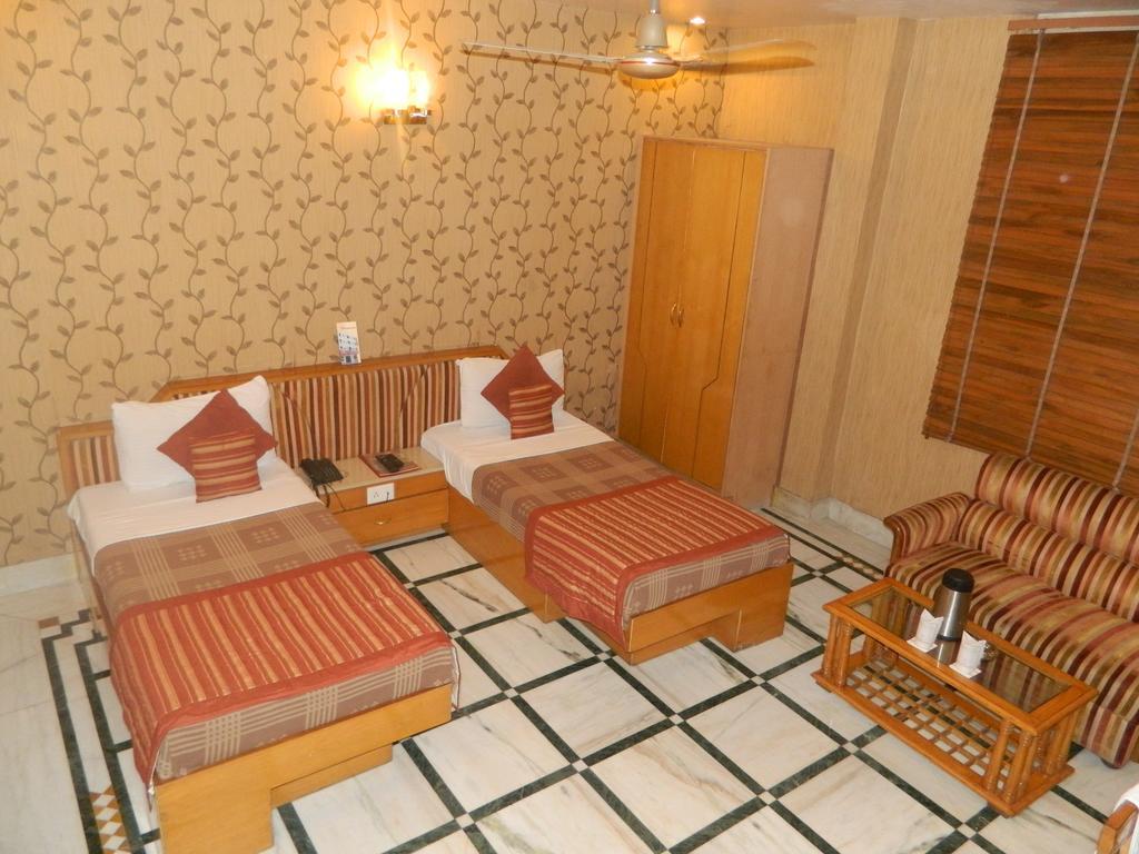 Hotel Singh International Дели Номер фото