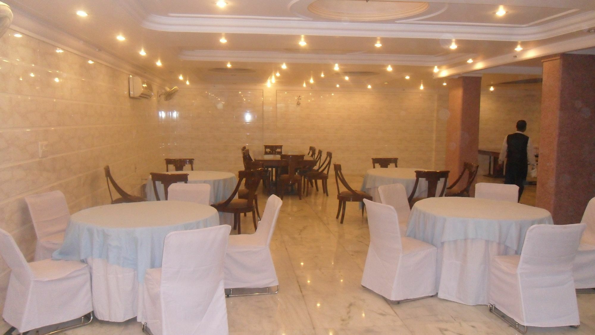 Hotel Singh International Дели Экстерьер фото